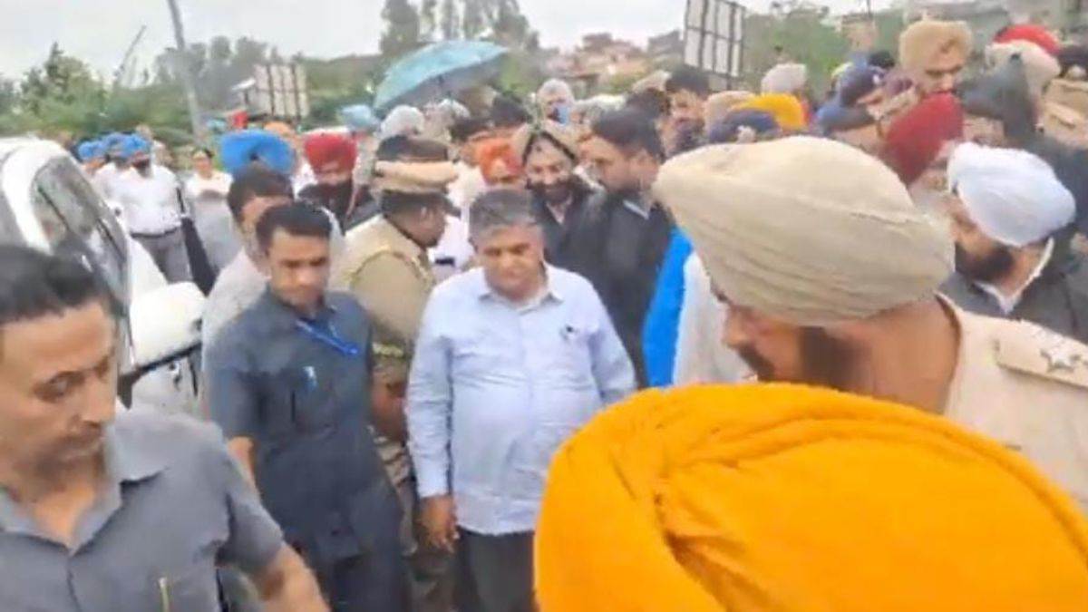 https://www.jagranimages.com/images/newimg/03092025/03_09_2025-gulab_chand_kataria__24034326.jpg
