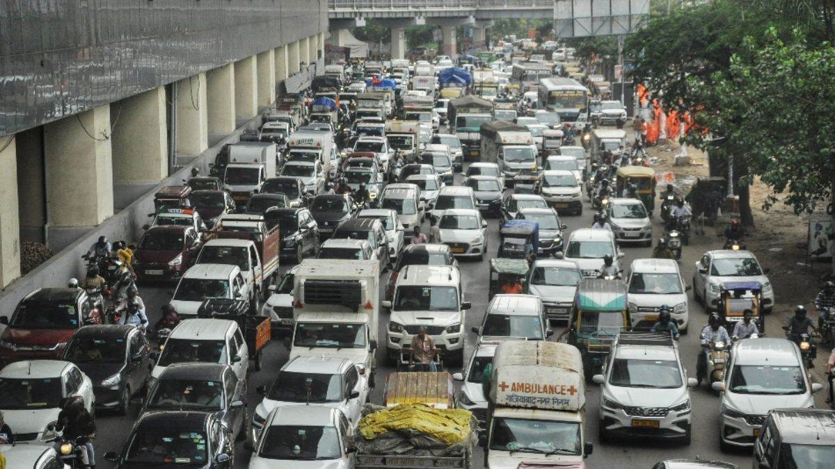 https://www.jagranimages.com/images/newimg/03092025/03_09_2025-meerut_road_24034773.jpg