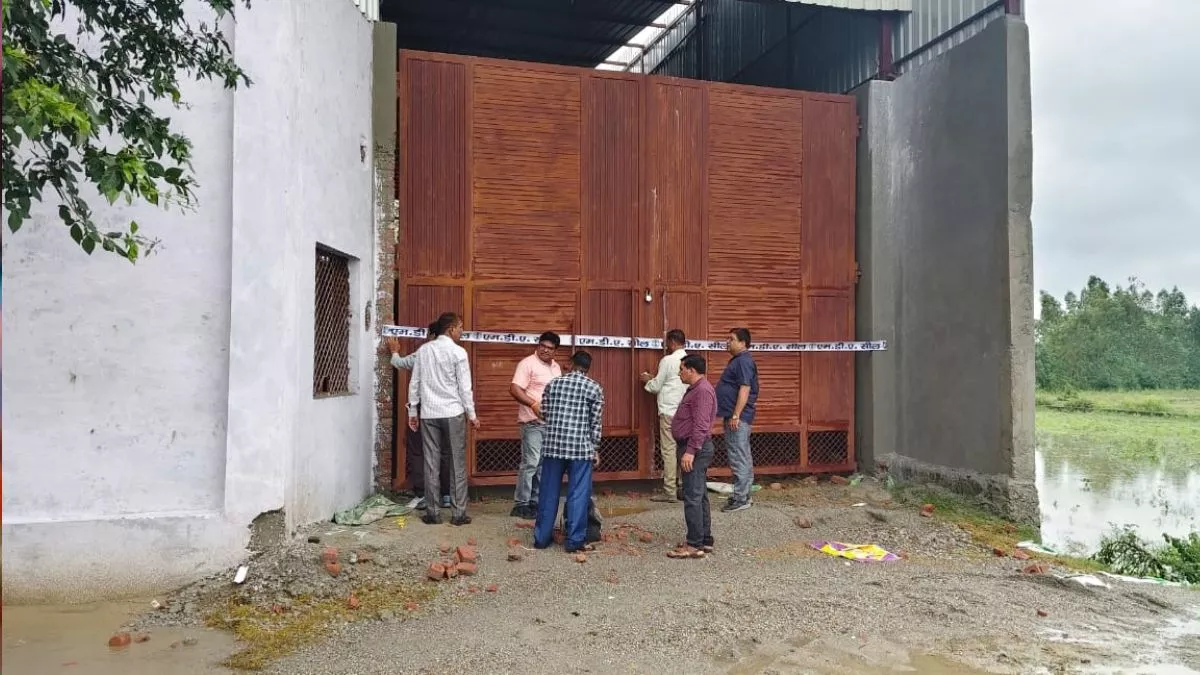 संभल रोड पर लालपुर बस्तौर में 700 वर्गमीटर अवैध निर्माण सील, मुरादाबाद में व‍िकास प्राधि‍करण की बड़ी कार्रवाई