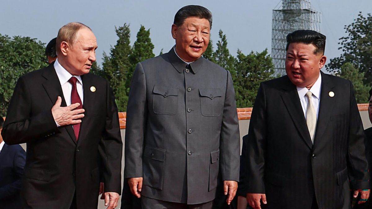https://www.jagranimages.com/images/newimg/03092025/03_09_2025-putin_xi_and_kim_jong_24034694.jpg