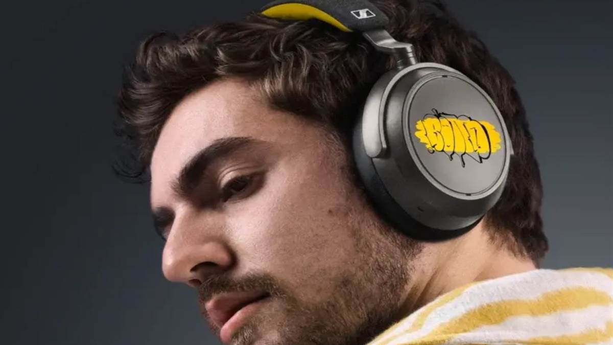 https://www.jagranimages.com/images/newimg/03092025/03_09_2025-sennheiser_momentum_4_wireless_80th_anniversary_edition__24033867.jpg