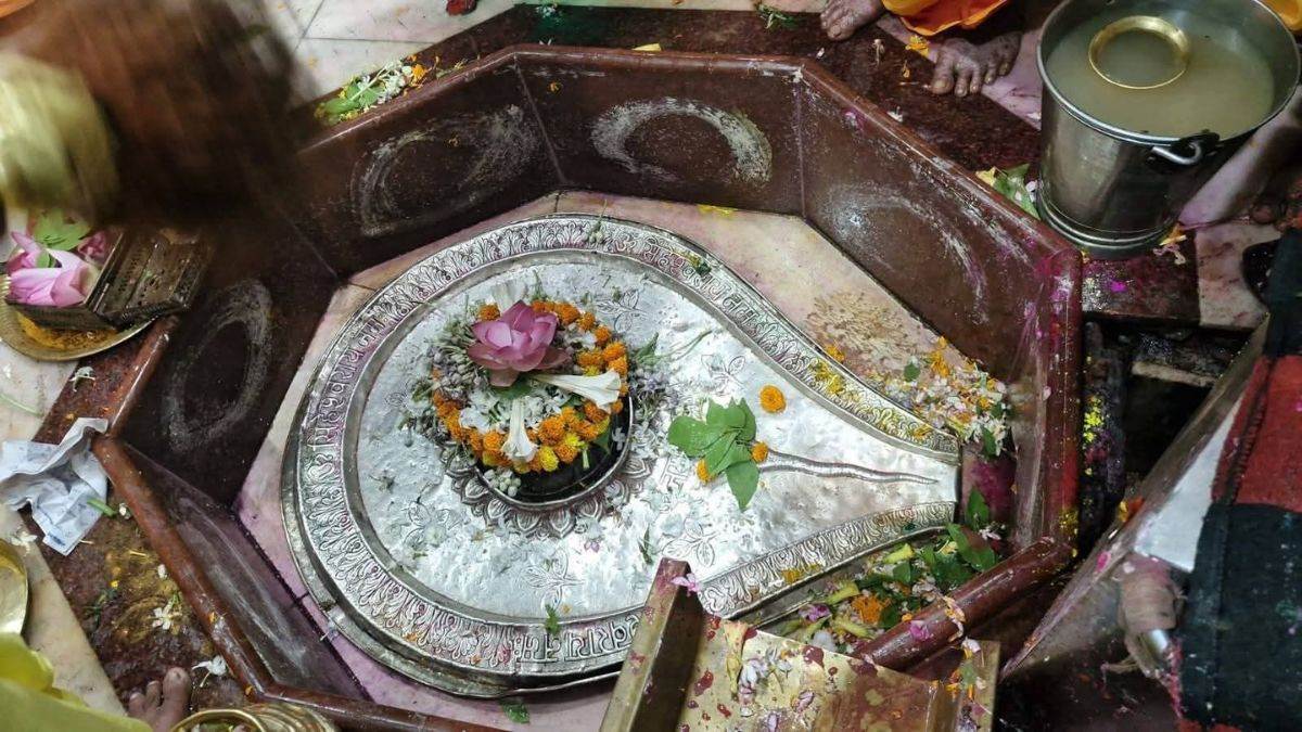 https://www.jagranimages.com/images/newimg/03092025/03_09_2025-singheshwarnath_24033985.jpg