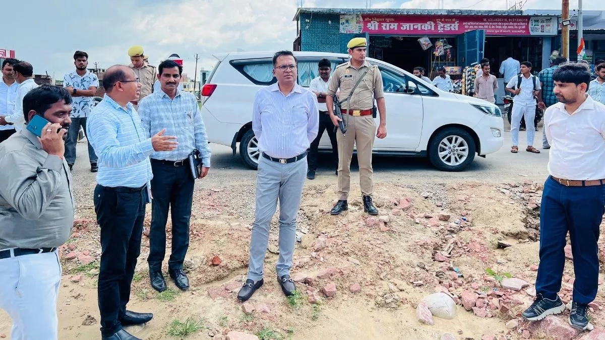 नदियों में बढ़ते जलस्तर को देखते हुए DM सख्त, टीमों को दिए हर समय अलर्ट रहने के दिए निर्देश