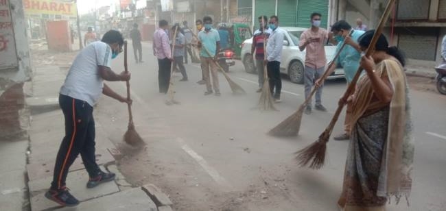 शिक्षक, कर्मी और अफसरों ने दिया स्वच्छता का संदेश