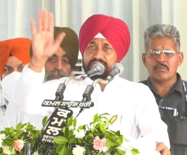 सीएम चरणजीत सिंह चन्नी कार्यक्रम को संबोधित करते हुए।