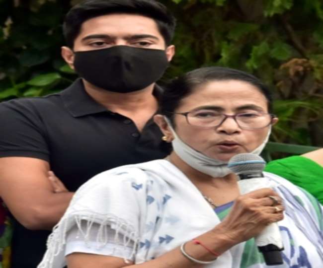 ममता ने चार और सीटों पर होने वाले उपचुनाव के लिए प्रत्याशियों के नामों की घोषणा की। फोटो एएनआइ