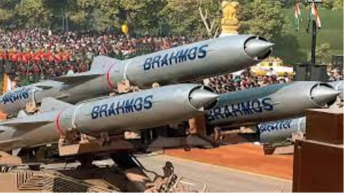 BrahMos Missile: भारत के इन हथियारों की है दुनिया में बड़ी मांग, Weapons के निर्यात में कहां खड़े हैं हम