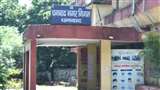सड़क की अतिक्रमित जमीन को 24 घंटे के भीतर खाली करने का नोटिस दिया।