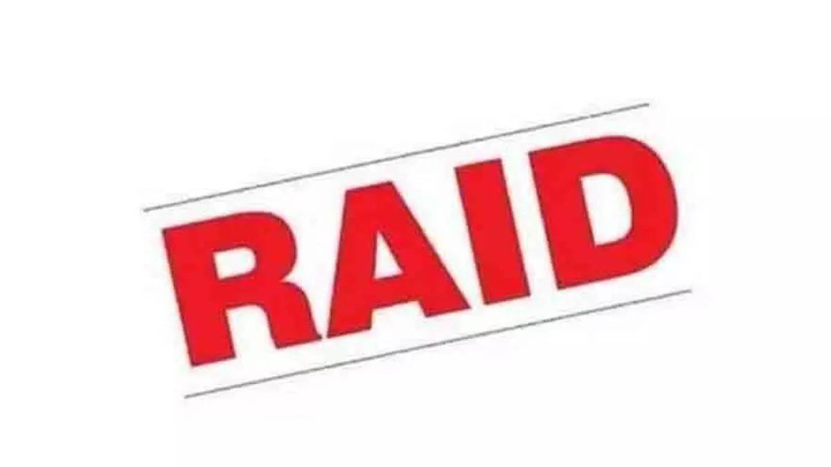 agriculture department raid in yamunanagar irregularities in stock of urea fertilizer four vendors absconding