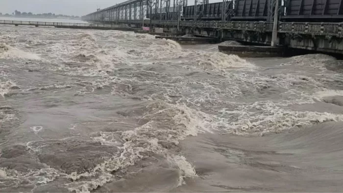 कोसी नदी में मिले प्रेमी जोड़े के शवों की गुत्थी नहीं सुलझ पा रही