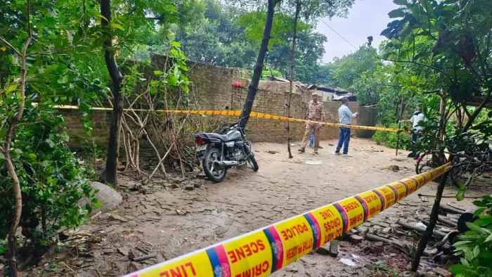 गंडक नदी के तट पर एक साथ जलीं पांच चिताएं, रो पड़े लोग
