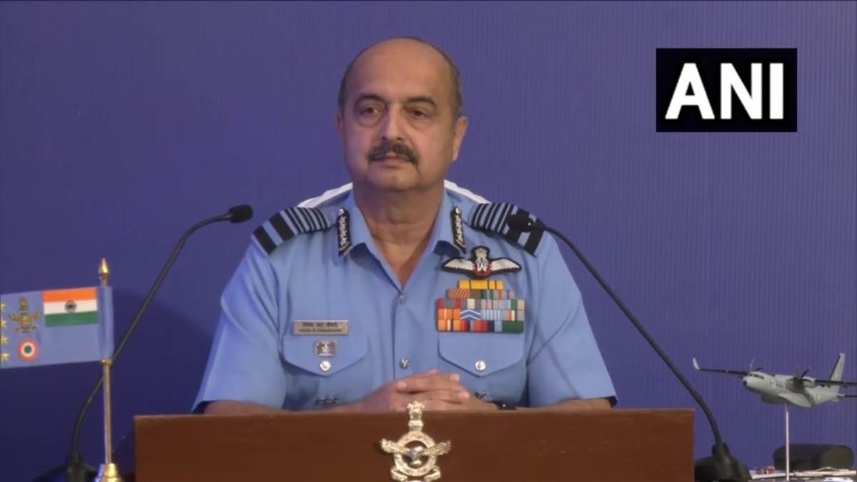 https://www.jagranimages.com/images/newimg/03102023/03_10_2023-indian_air_force_chief_air_chief_marshal_vr_chaudhari_23546081.jpg