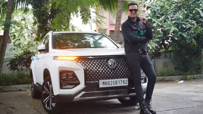 Rohit Roy ने खरीदी चमचमाती गाड़ी। photo- Instagram