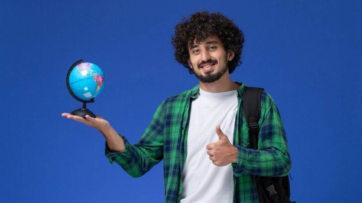 https://www.jagranimages.com/images/newimg/03102023/03_10_2023-study_in_abroad_2_23546291.jpg