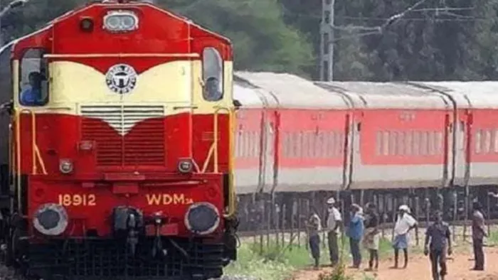 दिवाली से पहले रेलवे कर्मचारियों को मिलेगा 78 दिनों का बोनस। (File Photo)