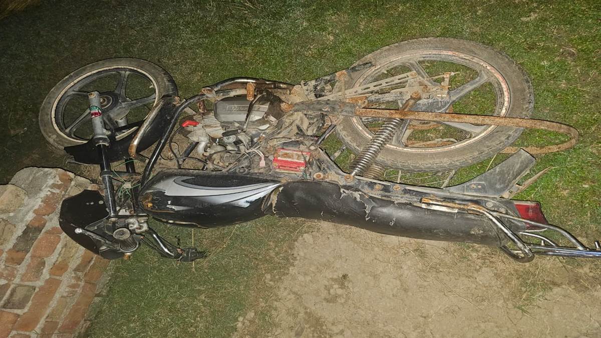 inter district thief arrested after police encounter in hathras