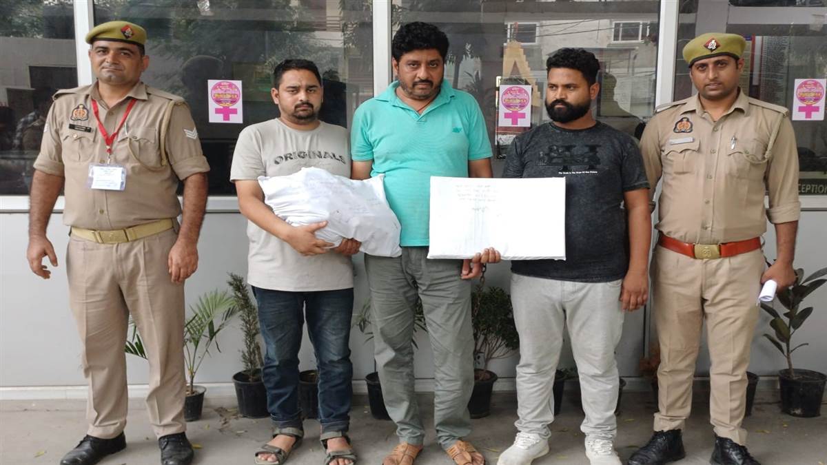 muzzaffarnagar news three arrested for smuggling expired syrup to saudi arabia