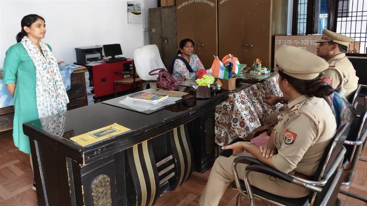 police help girl with education in mission shakti