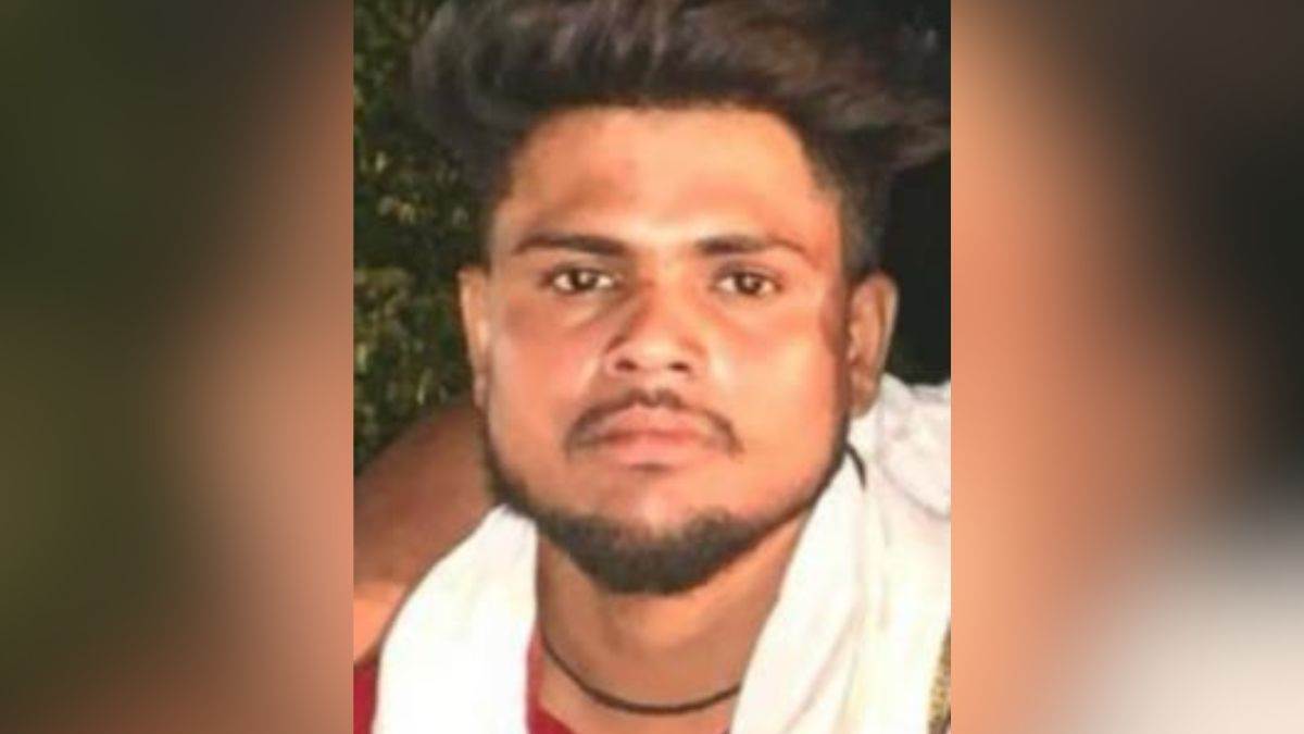 bike rider dies in road accident near bhusiawa in amethi