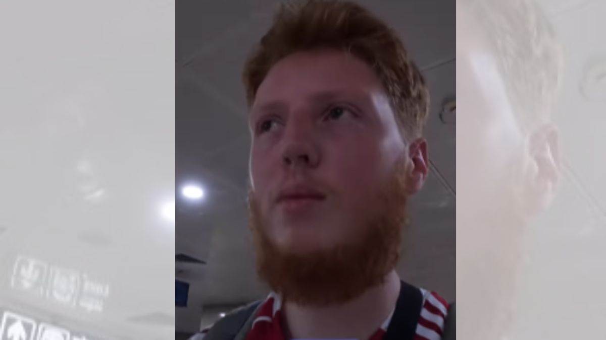 ncr british tourist praises delhi metro clean easy and tourist friendly