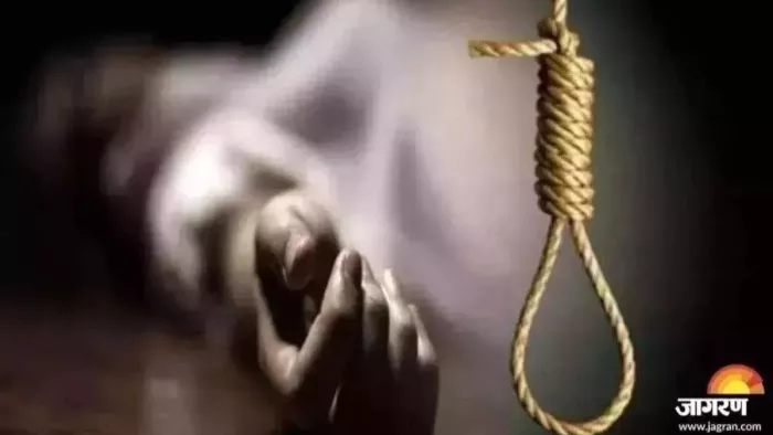 पत्नी ने एक दिन बाद ससुराल जाने को कहा तो पति ने दे दी जान।