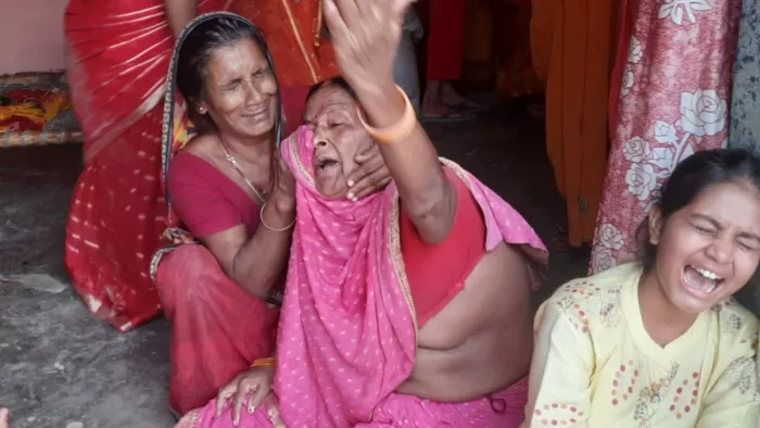 भेल्दी अमनौर मुख्य मार्ग पर दिनदहाड़े गोलीबारी