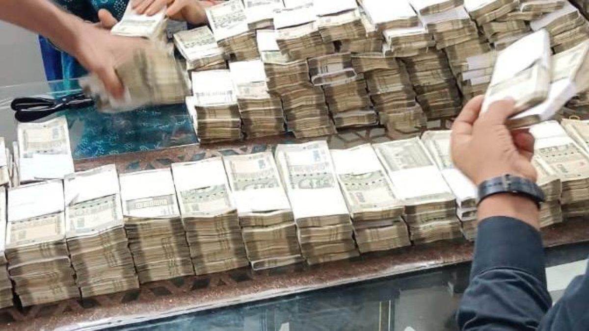 lakhs of rupees in cash and jewellery recovered from the home of a drdo official vigilance will uncover who was involved in the extortion business