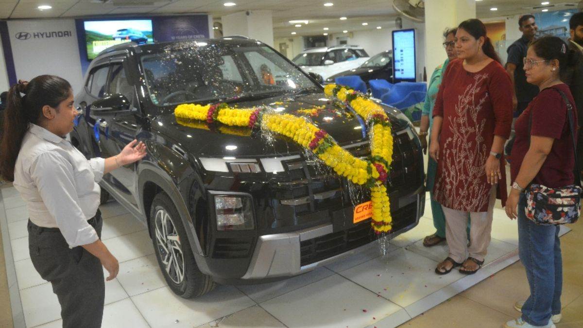 agra news car bike sales surge on dussehra led tvs in demand