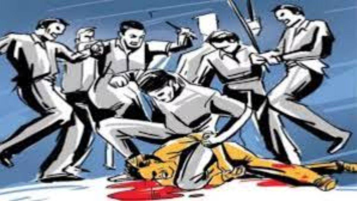 bilari incident brawl at bhandara objectionable photo of cm sparks outrage