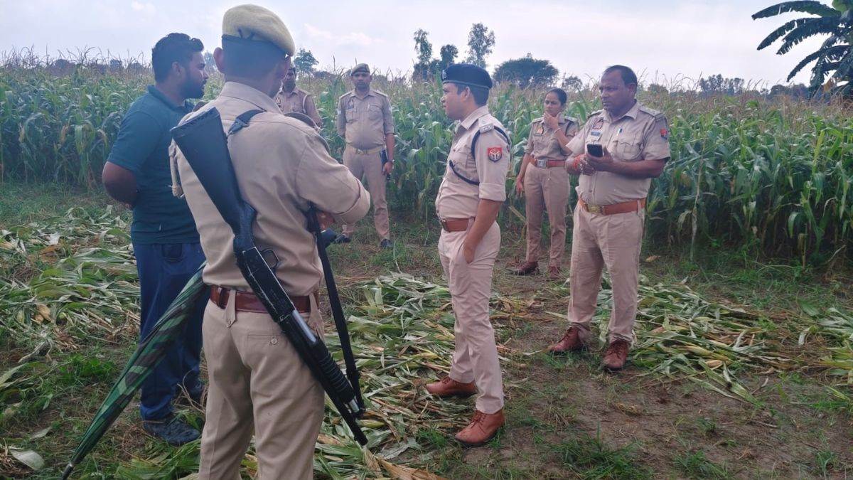husband kills wife over phone call kasganj crime news