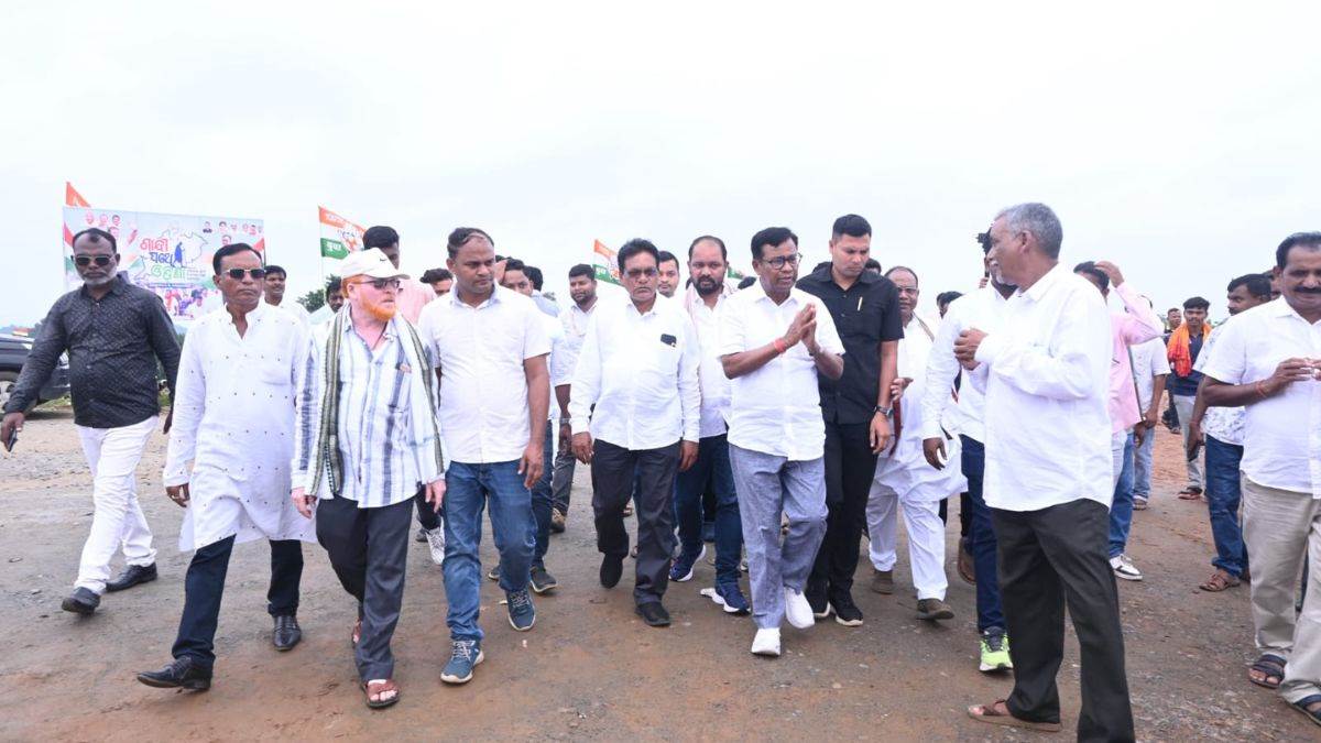 congress launches gandhi path par odisha padyatra from malkangiri