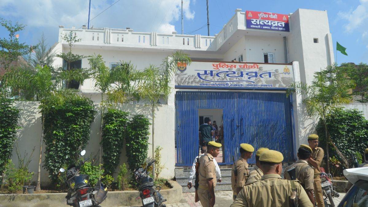 tight security at jama masjid for friday prayers in sambhal