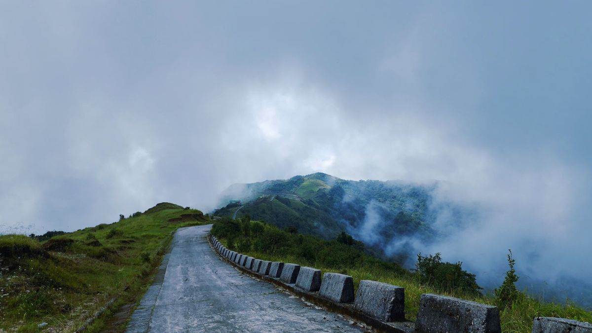 sandakphu travel guide witness himalayan peaks from bengals highest point