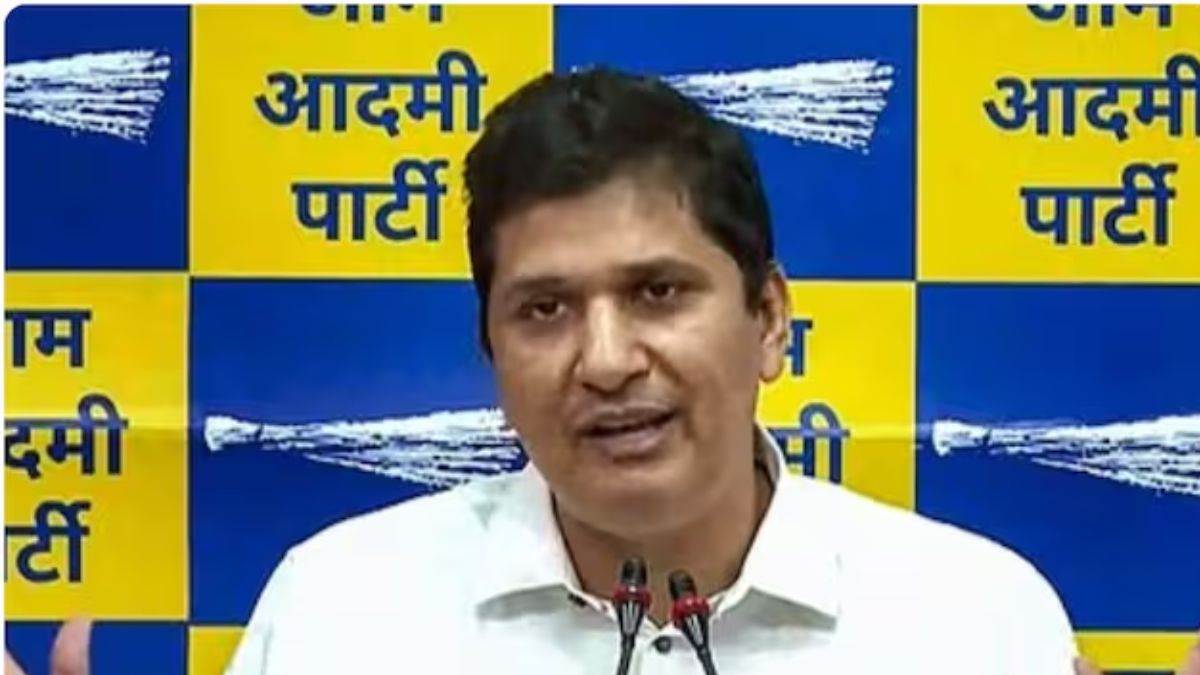 ncr aap leader praises indian railways improved cleanliness at new delhi station