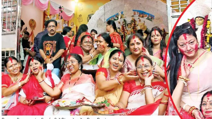 सिंदूर खेला के बाद भीगी पलकों से किया मां भगवती को विदा।