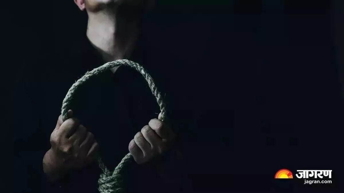 chanduli man commits suicide after wife delays return