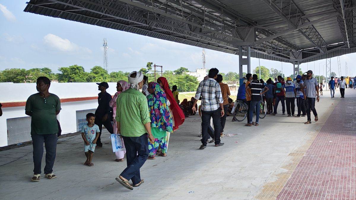 first train from triveniganj supaul araria rail line opens