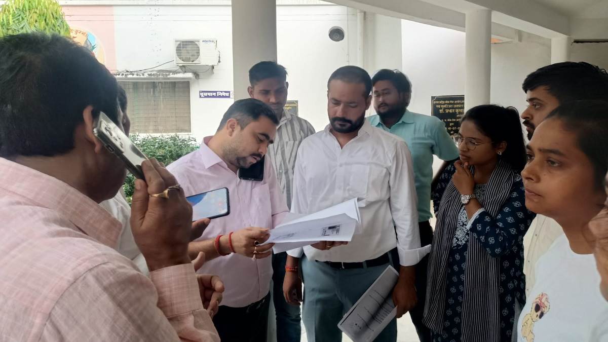 uppsc pcs exam 2025 many students anxious due to not issues to them admit card