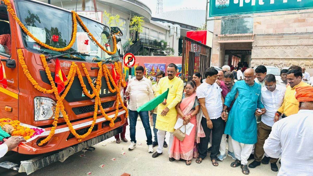 new vehicles enhance sewer cleaning efficiency in varanasi