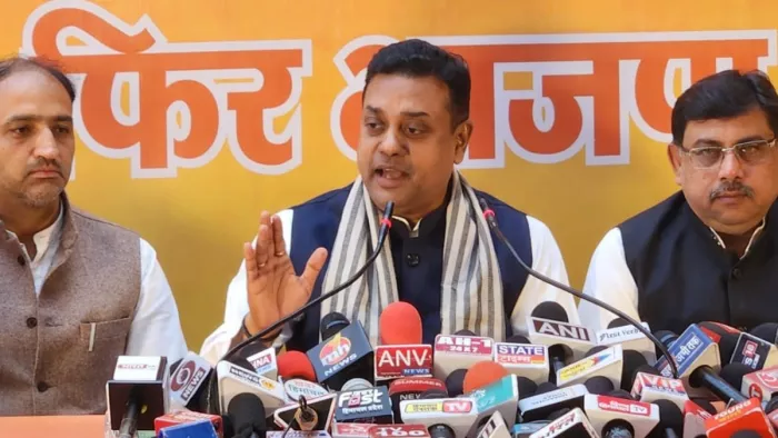 Himachal Election 2022: संबित पात्रा शिमला में पत्रकारों से बातचीत करते हुए। जागरण