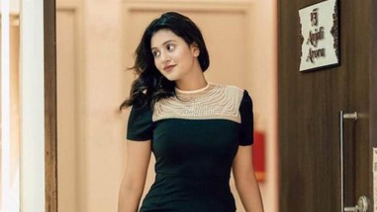 https://www.jagranimages.com/images/newimg/03112022/03_11_2022-anjali_arora_23179243.jpg