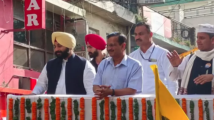 अरविंद केजरीवाल भी हिमाचल प्रदेश चुनाव प्रचार के लिए पहुंचे।