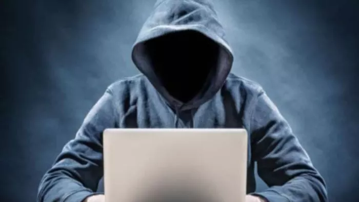 Dehradun Crime News इंडक्शन चूल्हा ठीक कराने को आनलाइन शिकायत करना एक महिला को भारी पड़ गया।