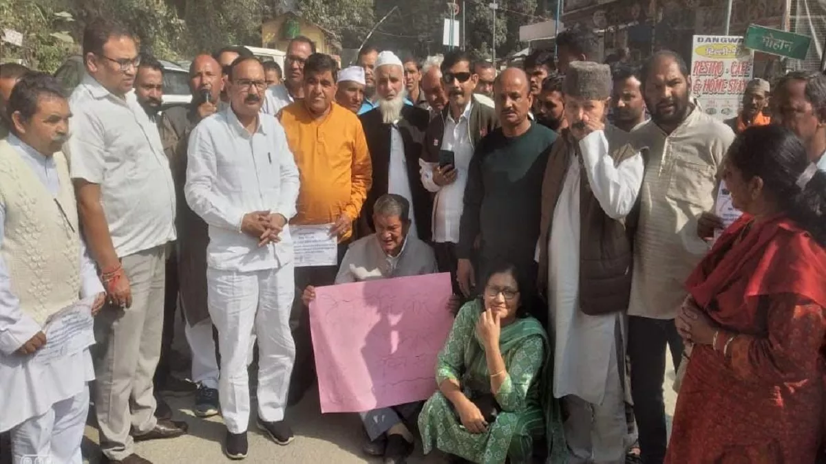 मैदान व पहाड़ के साथ कुमाऊं और गढवाल को जोड़ने वाली बदहाल सड़कों का मामला