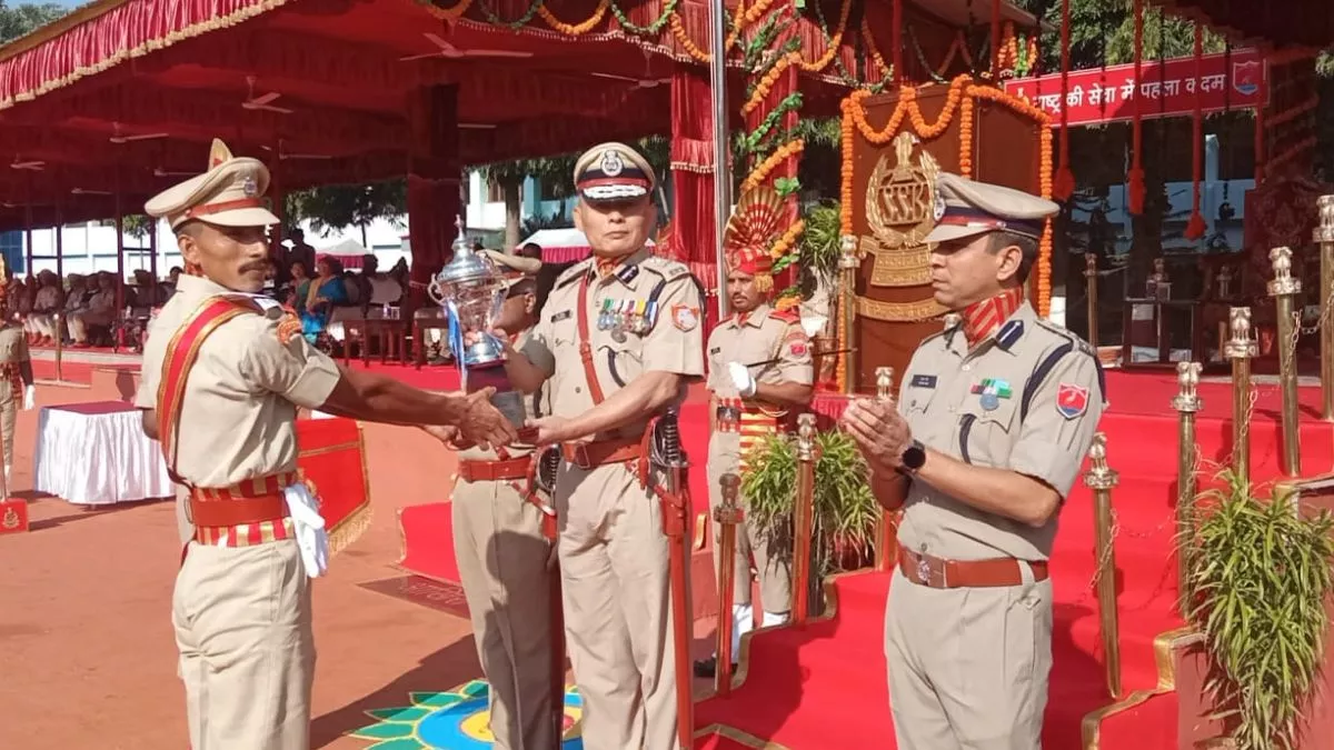 Uttarakhand News: श्रीनगर गढ़वाल में कठिन प्रशिक्षण के बाद 64 उपनिरीक्षक एसएसबी की मुख्यधारा में शामिल हुए।