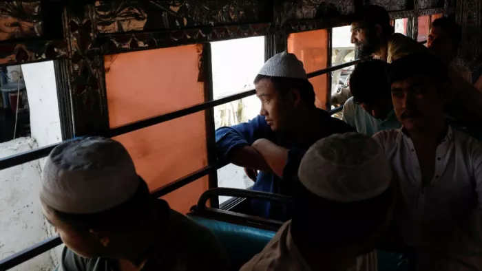 पाकिस्तान से अफगानियों को बाहर निकाला (फोटो: रायटर)