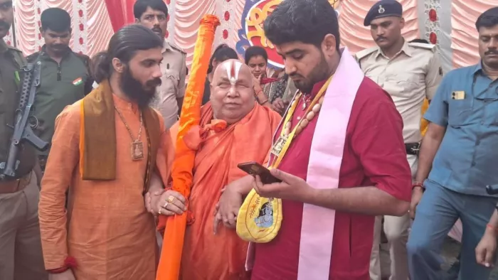 पटना में रामकथा को अनुमति नहीं मिलने पर रामभद्राचार्यजी ने बिहार सरकार पर साधा निशाना। (जागरण फोटो)