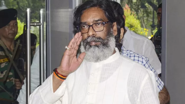 झारखंड के सीएम हेमंत सोरेन ने बीजेपी और आजसू में की सेंधमारी (जागरण)