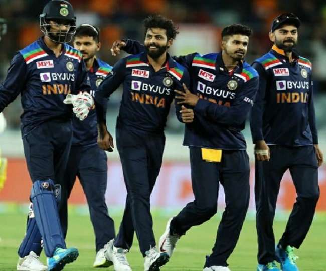 https://www.jagranimages.com/images/newimg/03122020/03_12_2020-indian_team_vs_aus_in_odi_3rd_bcci_21128829.jpg