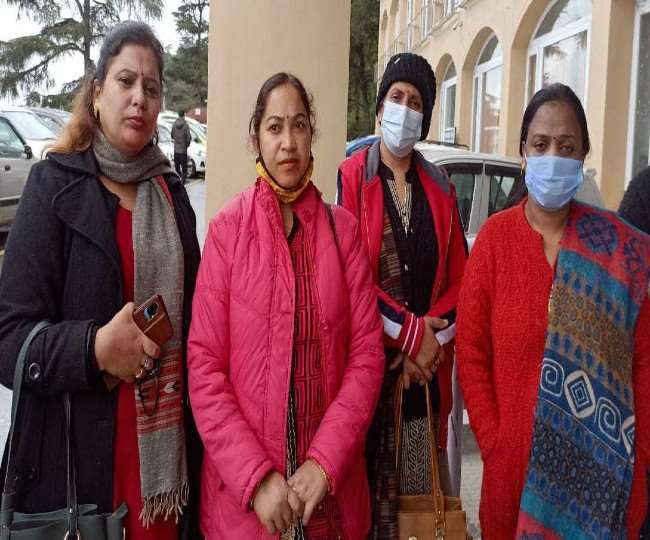 बेरोजगार महिला स्वास्थ्य कार्यकर्ताओं ने प्रदेश सरकार से तैनाती की मांग की है। जागरण